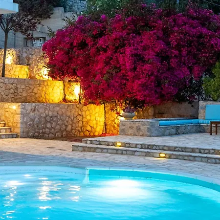 Instaview Толон